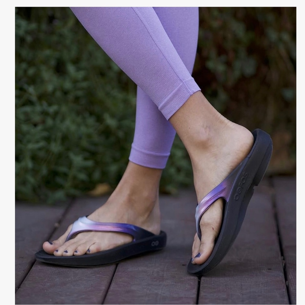 Oofos Black and Gradient Active Sport Recovery Throng Sandal